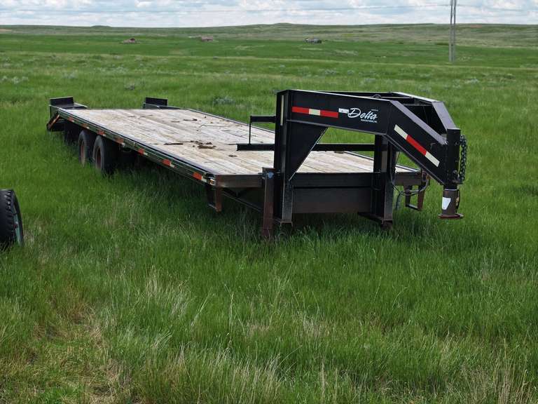2002 Delta Flatbed Trailer