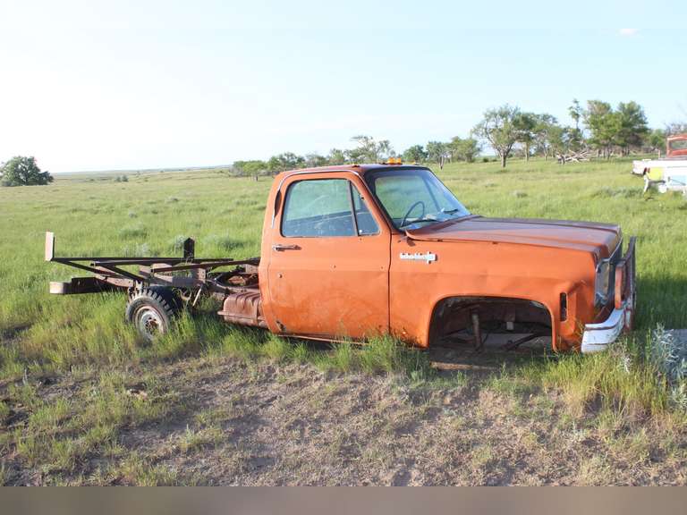 Chevy Custom Deluxe 20 - Orange