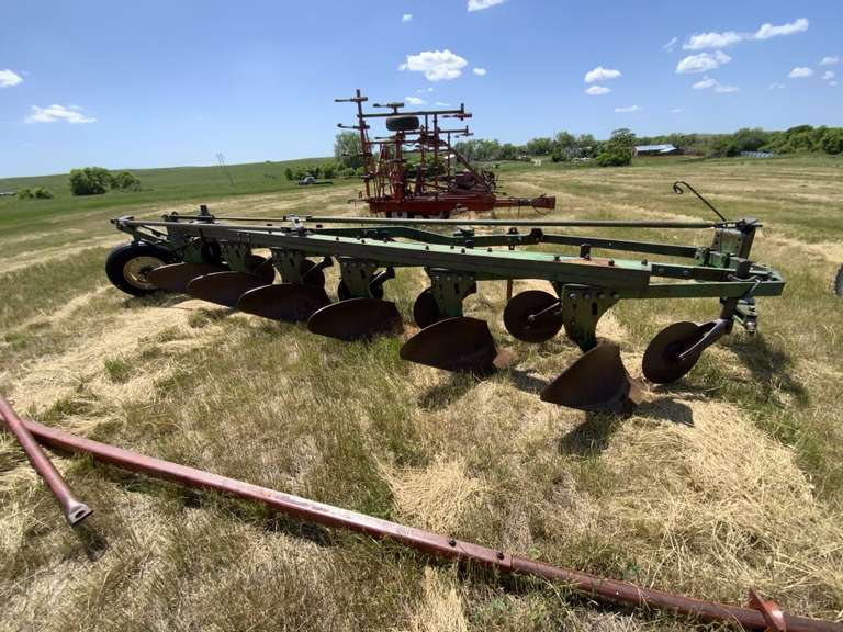 6 Bottom 3pt Plow w/ 8' Disc Attachment