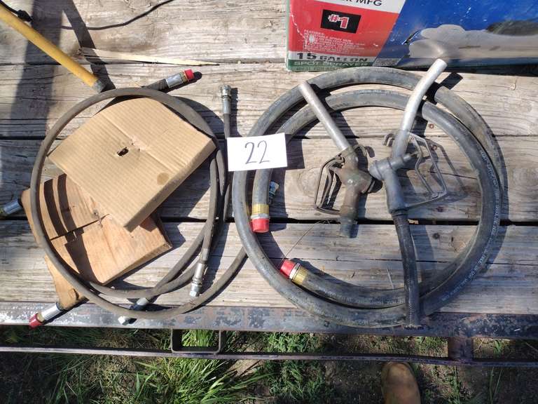 Hydraulic hoses, fuel hose, fuel nozzles, pulley belts #855650