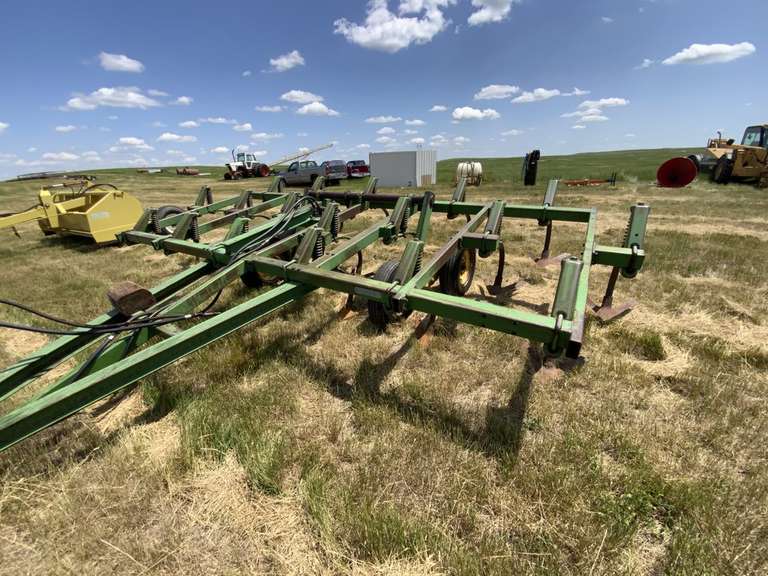 John Deere Hydraulic Chisel Plow