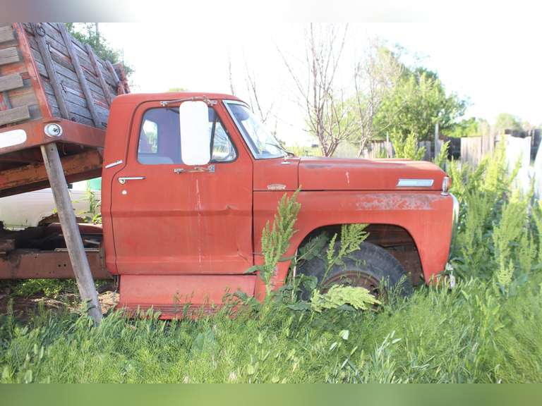 Ford 600