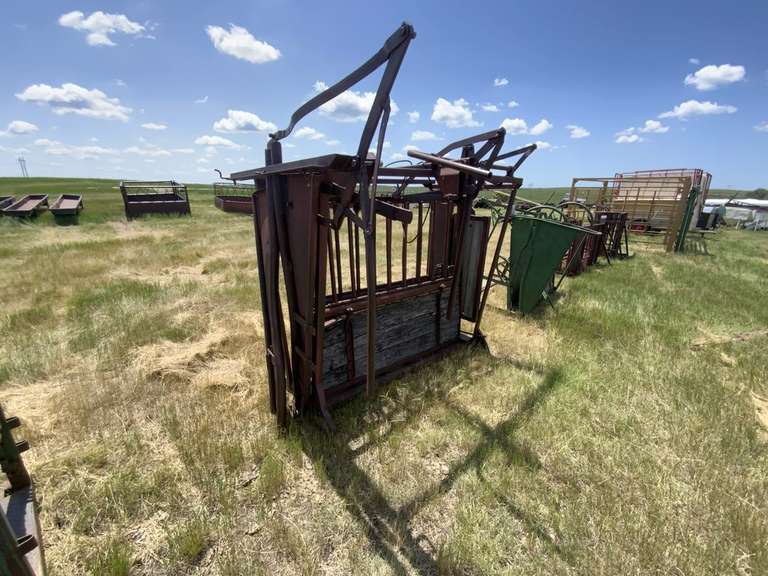 Manual Squeeze Chute