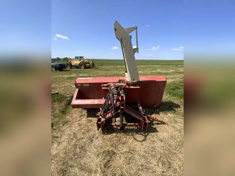 Farm King Hydraulic Directional Snow Blower