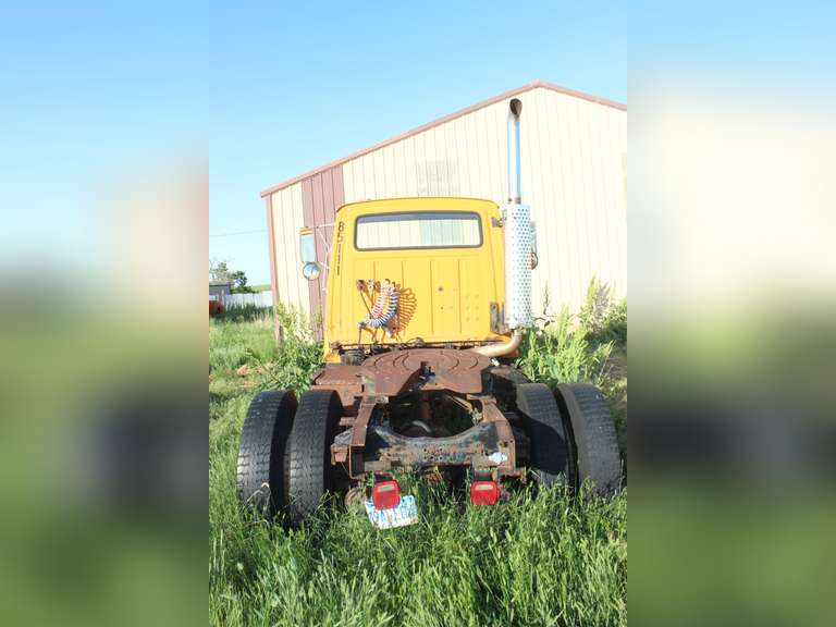1984 Ford 9000