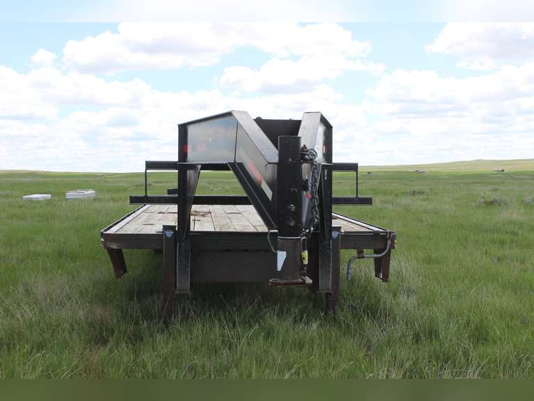 2002 Delta Flatbed Trailer