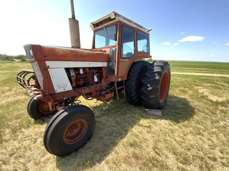 International 966 Tractor