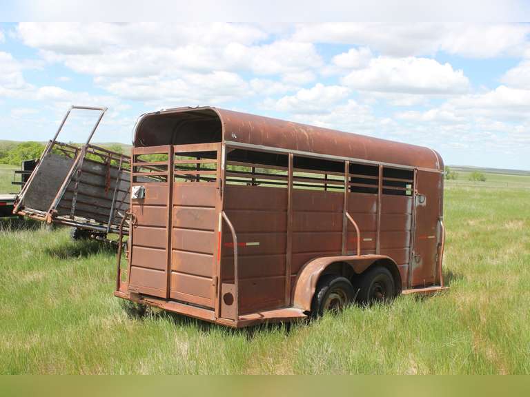W-W Bumper Pull Horse Trailer