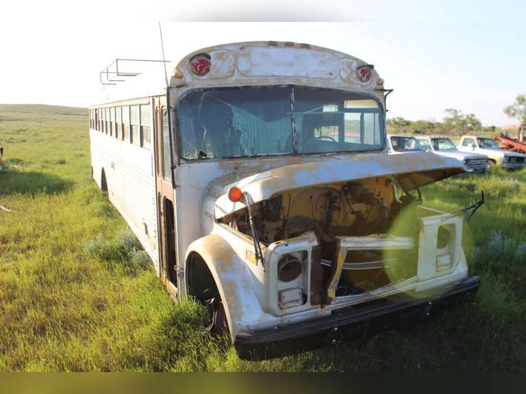 GMC Bus - Silver