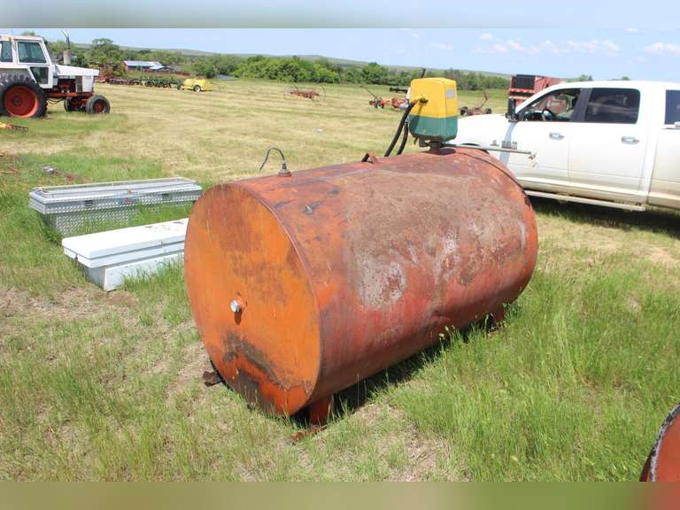 500 Gallon Freestanding Fuel Tank w/ Electric Pump