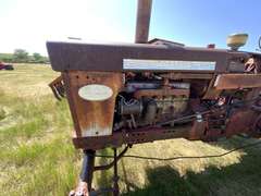 Farmall 560 Tractor