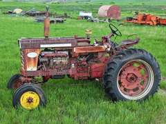 Farmall 560 Tractor