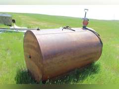 500 Gallon Freestanding Fuel Tank w/ Hand Pump