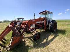 Farmall 560 Tractor w/ Cab