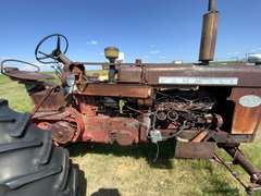 Farmall 560 Tractor