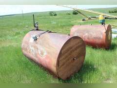500 Gallon Freestanding Fuel Tank w/ Hand Pump