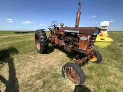 Farmall 560 Tractor
