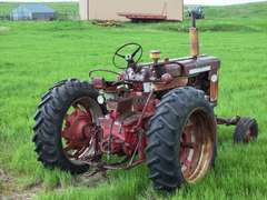 Farmall 560 Tractor