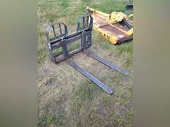 Bobcat Pallet Forks