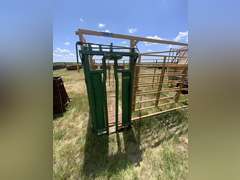 Box S Calving Pen w/ Reel Tuff Head Catch