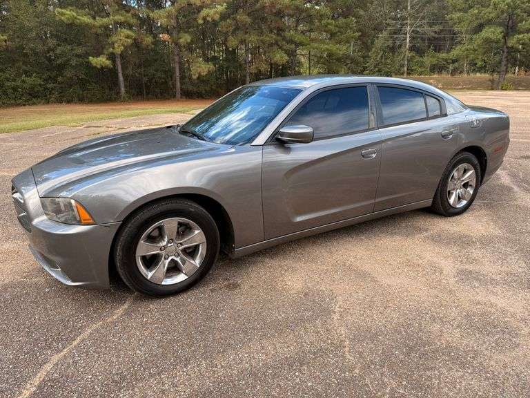 2012 Dodge Charger SE 4 Door Sedan (201,227 Miles)