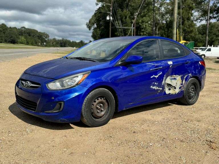 2014 Hyundai Accent 4 Door Sedan (187,512 Miles)