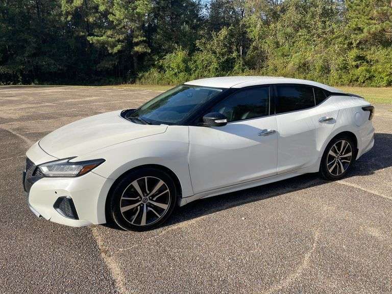 2017 Nissan Maxima 4 Door Sedan (96,049 Miles)