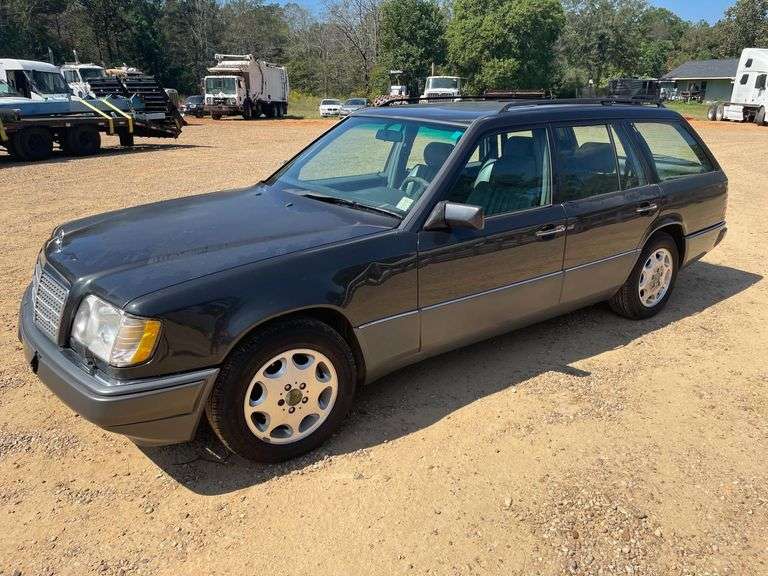 1995 Mercedes-Benz E Class 4 Door Wagon (175,134 Miles)