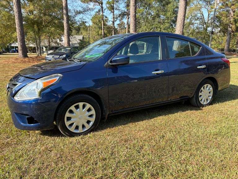 2019 Nissan Versa SV 4D Sedan (94,374 Miles)