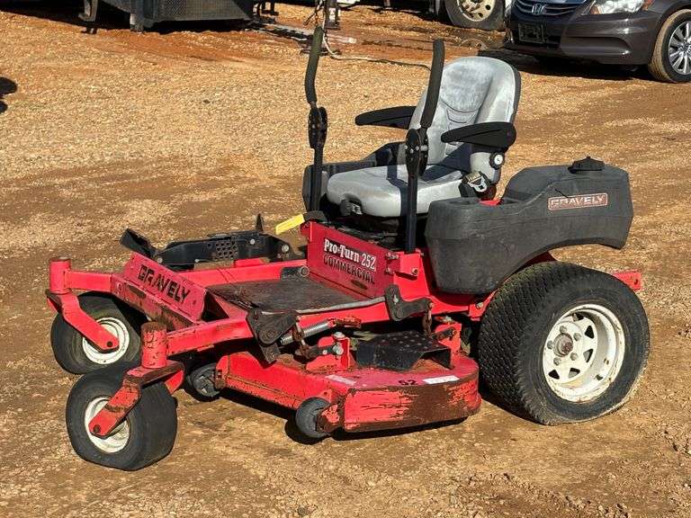 Gravely Pro-Turn 52" Riding Lawn Mower