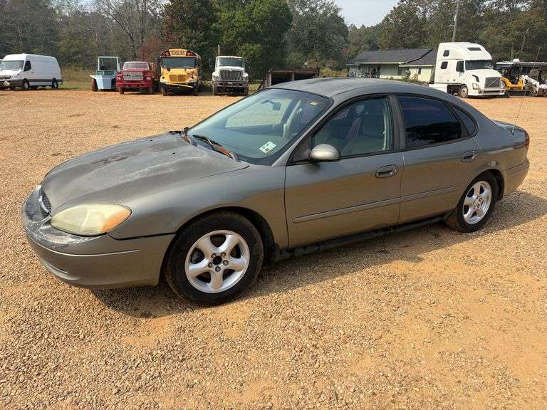 2002 Ford Taurus 4D Sedan (188,208 Miles)