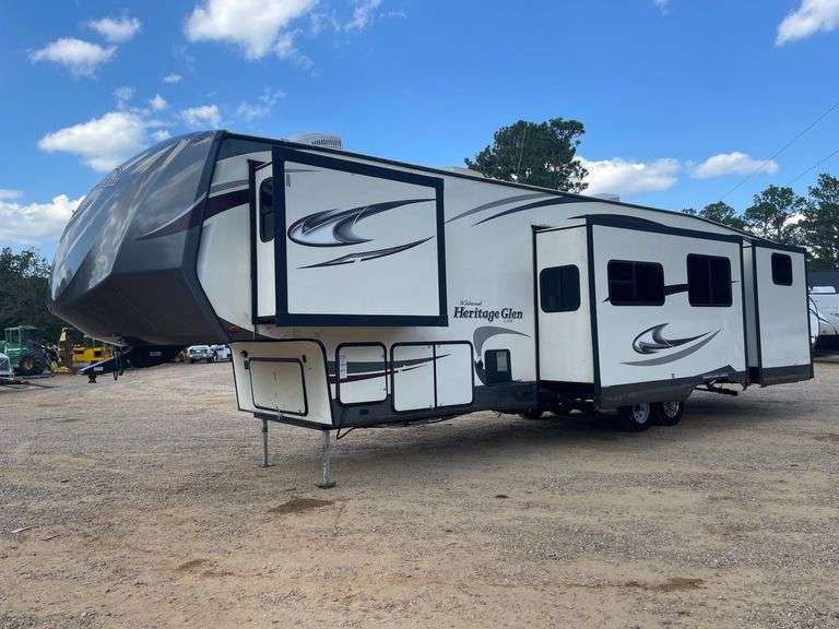2017 Forest River Wildwood Bunkhouse 5th Wheel Camper