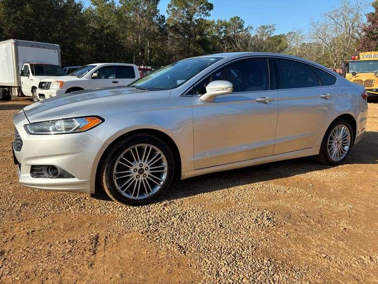 2016 Ford Fusion SE 4D Sedan (138,801 Miles)