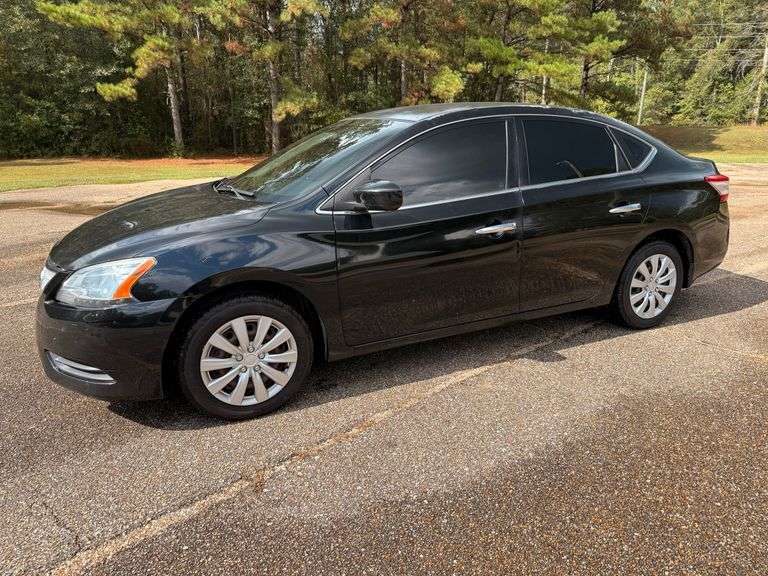 2015 Nissan Sentra 4 Door Sedan (154,081 Miles)