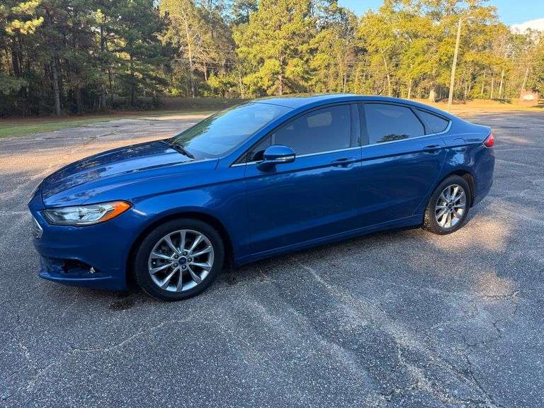 2017 Ford Fusion SE 4 Door Sedan (97,516 Miles)