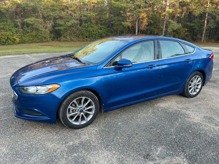 2017 Ford Fusion SE 4 Door Sedan (214,754 Miles)