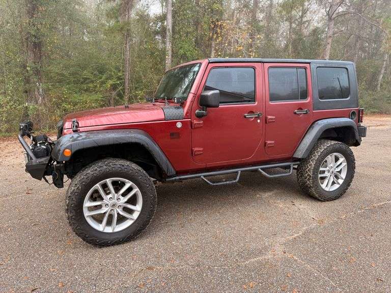 2010 Jeep Wrangler Unlimited Sport 4x4 4 Door SUV (139,404 Miles)