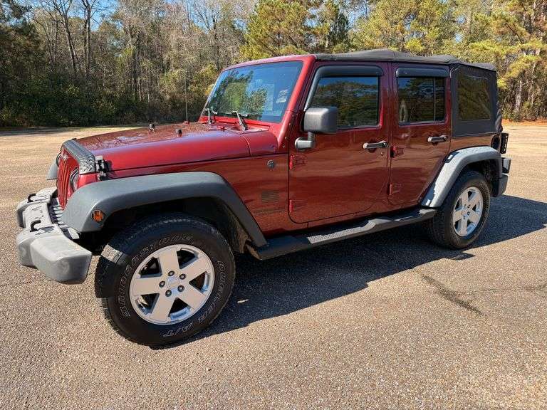 2007 Jeep Wrangler Unlimited Sahara 4x4 4 Door SUV (249,575 Miles)