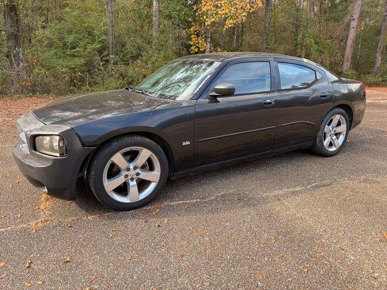 2006 Dodge Charger 4 Door Sedan (174,385 Miles)