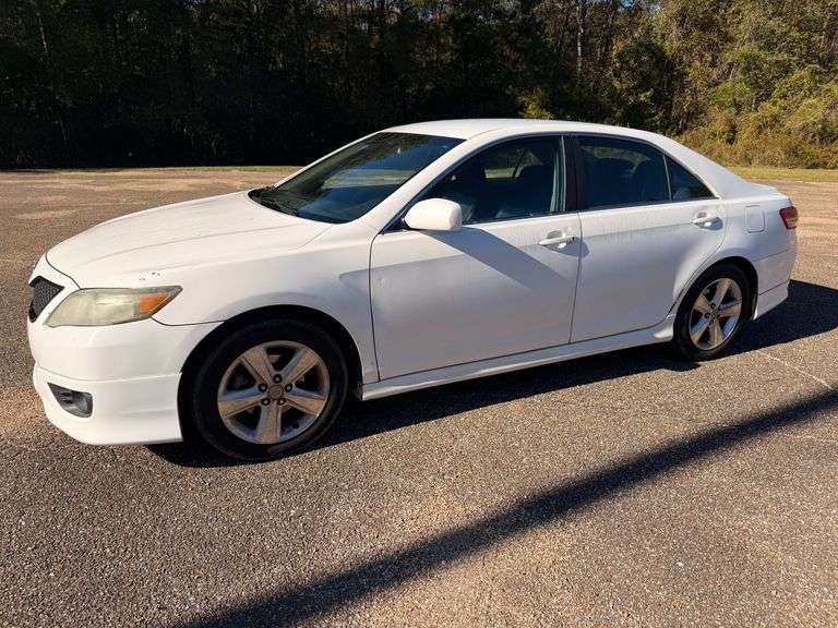 2010 Toyota Camry SE 4 Door Sedan (369,054 Miles)