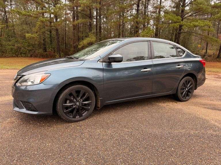 2016 Nissan Sentra SV 4 Door Sedan (118,926 Miles)