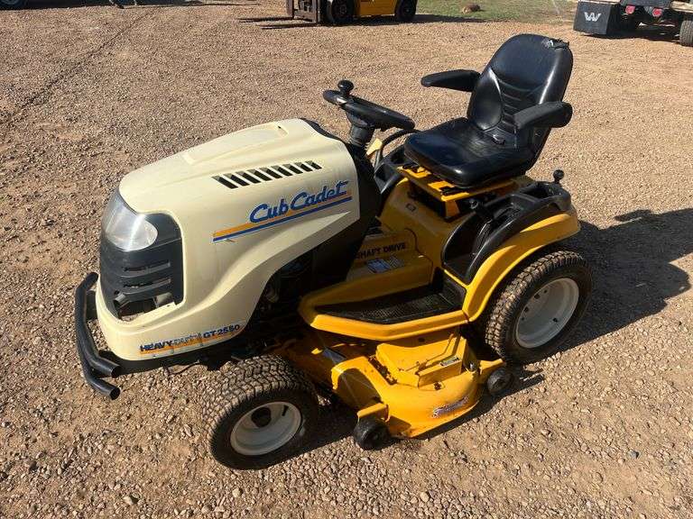 Cub Cadet GT2550 50" Riding Lawn Mower (509 Hours)