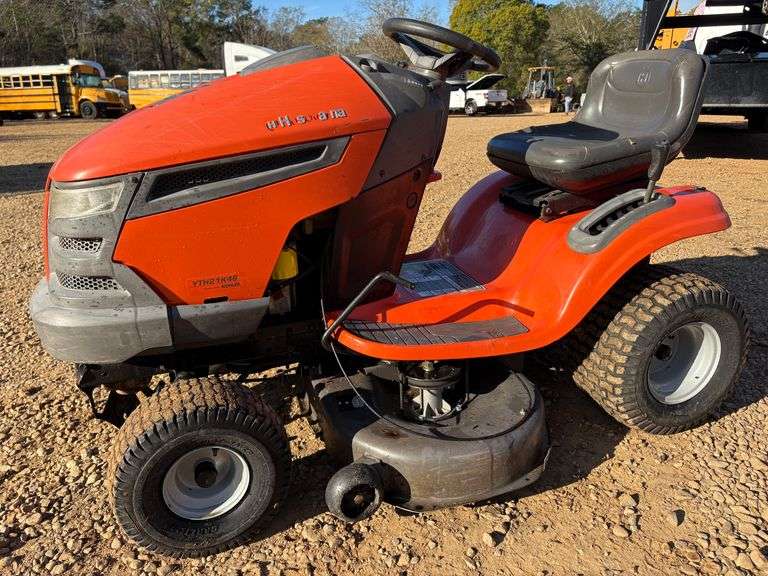 Husqvarna YTH21K 42" Riding Lawn Mower
