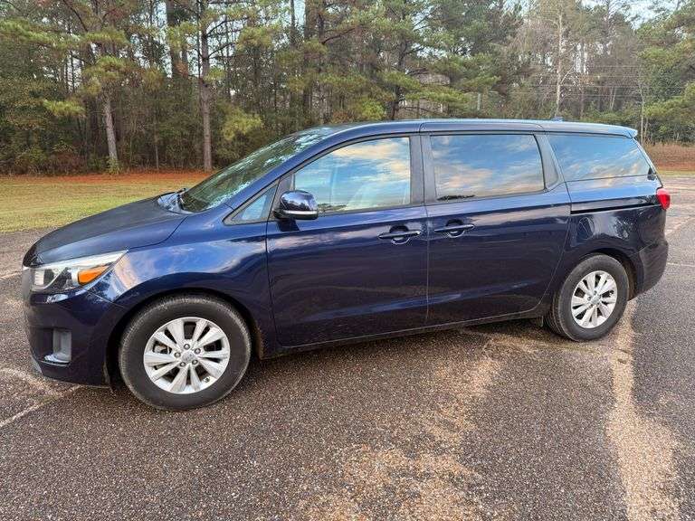 2018 Kia Sedona LX 4 Door Van (131,259 Miles)
