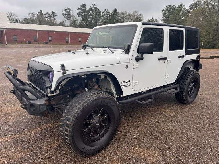 2015 Jeep Wrangler Unlimited Sport 4DR 4WD - 144,306 Miles
