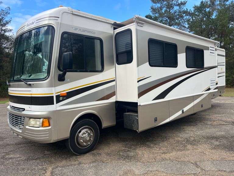 2005 Fleetwood Bounder 35' Motorhome (58,878 Miles)