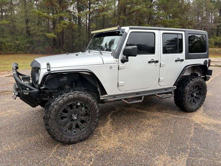 2012 Jeep Wrangler Unlimited Sport 4WD SUV (209,356 Miles)