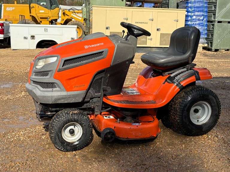 Husqvarna YTH22V42 42" Riding Lawn Mower