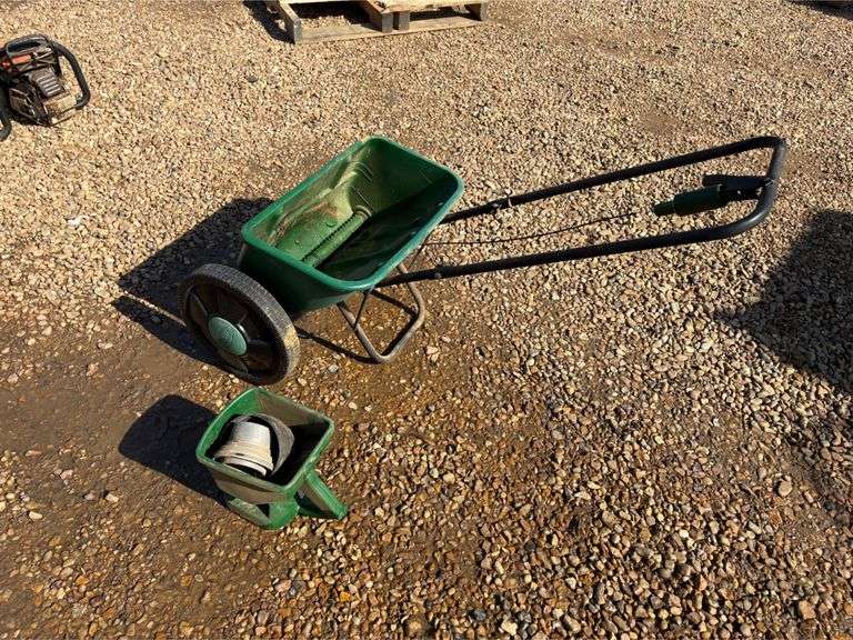 Scotts Turf Builder HandHeld Spreader
