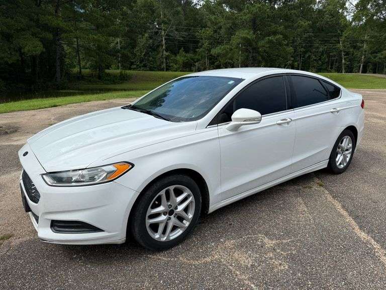 2014 Ford Fusion SE FWD 4D Sedan (247,465 Miles)